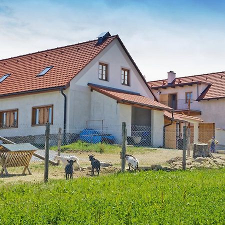 Apartmany Agroklubu Na Radosti Komorovice Extérieur photo